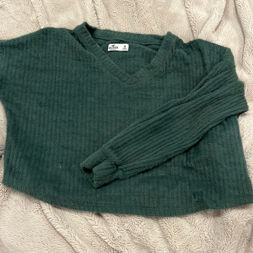 holister cropped sweater